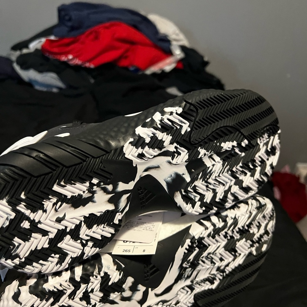 Adidas Harden Vol 6 size 8.5 M black/white
